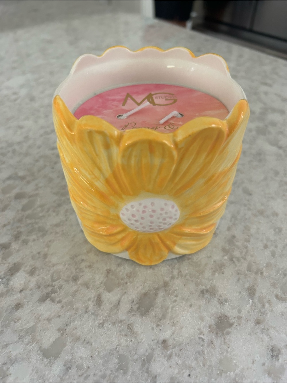 “New” MG STUDIO Yellow Sunflower 11.28 oz Candle - Peony & Honeysuckle